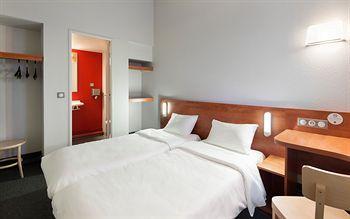 Hotel 2